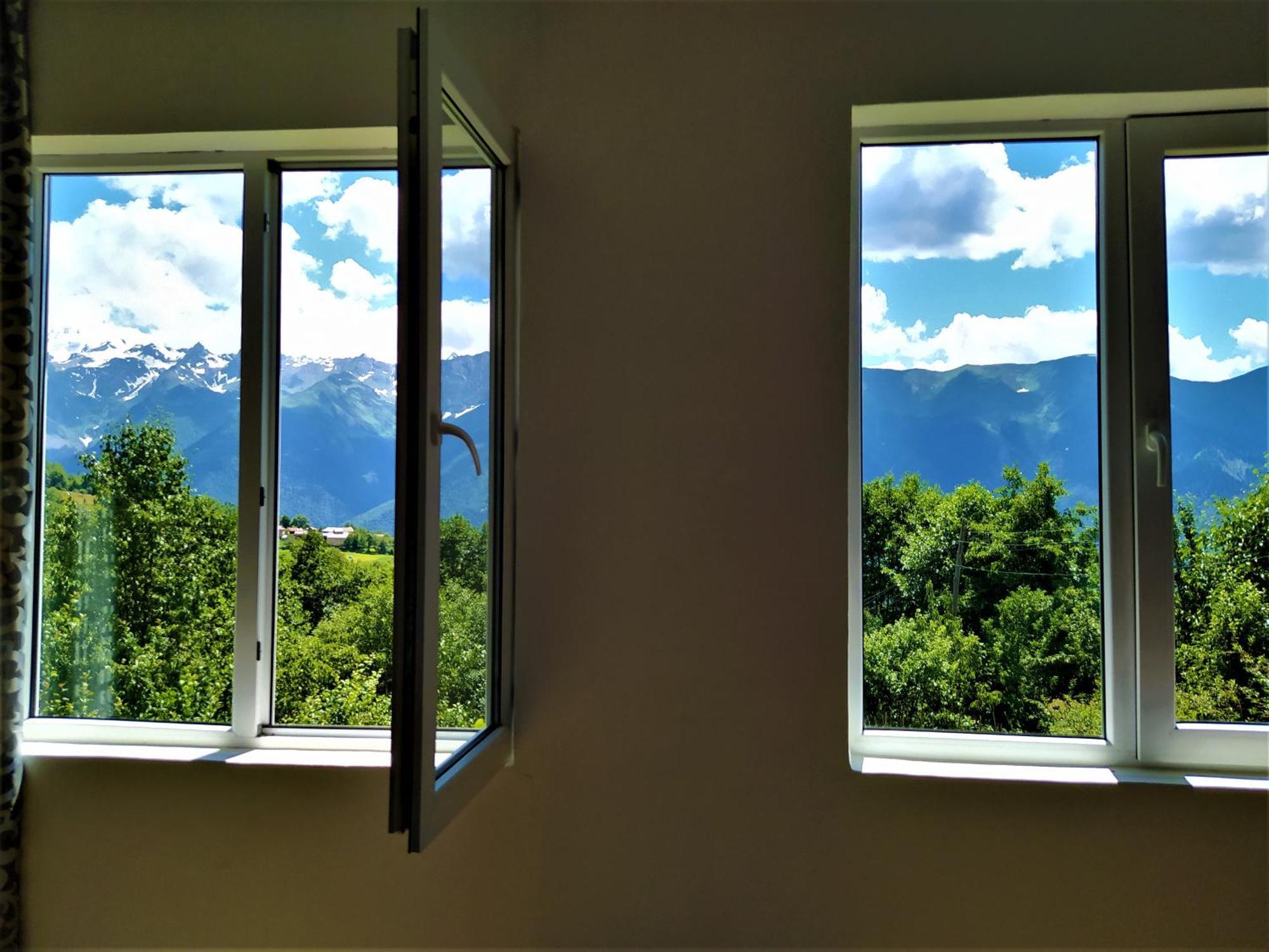 Gujejiani Guest House 메스티아 외부 사진